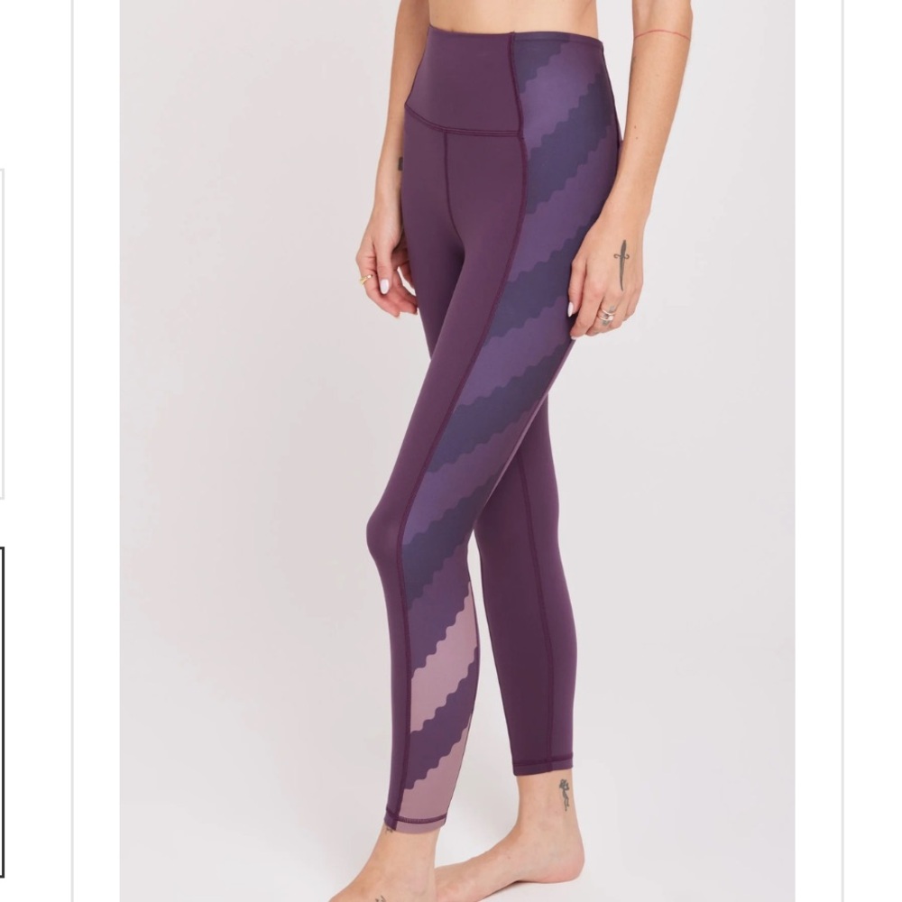 NWOT Spiritual Gangster Purple Gia Dream Tech Leggings